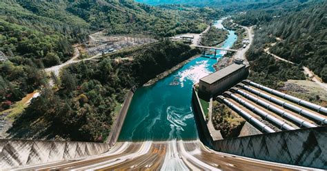 what is a spillway dam